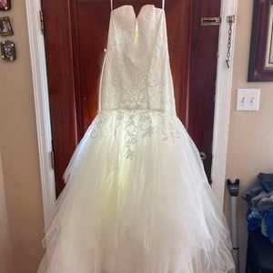 Wedding gown